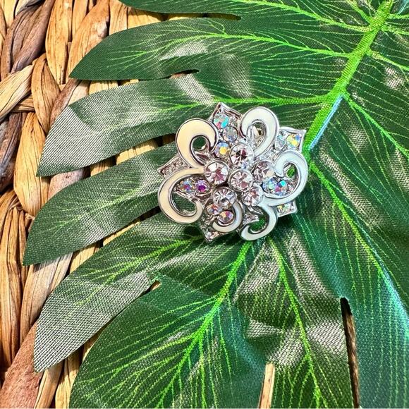 BOGO free crystal floral ring adjustable 5.5-8 - Picture 3 of 4